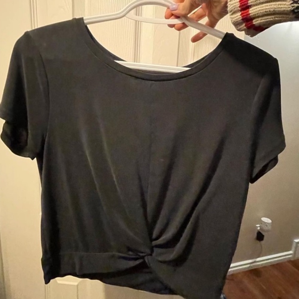 Zyia cropped tshirt